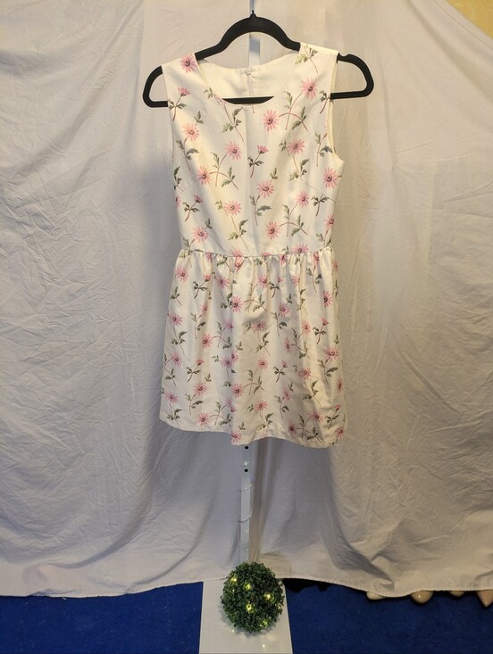 Valentino Dresses & Skirts - RED Valentino Cream Pink Daisy Floral Sleeveless Fit & Flare Mini Dress Size 36